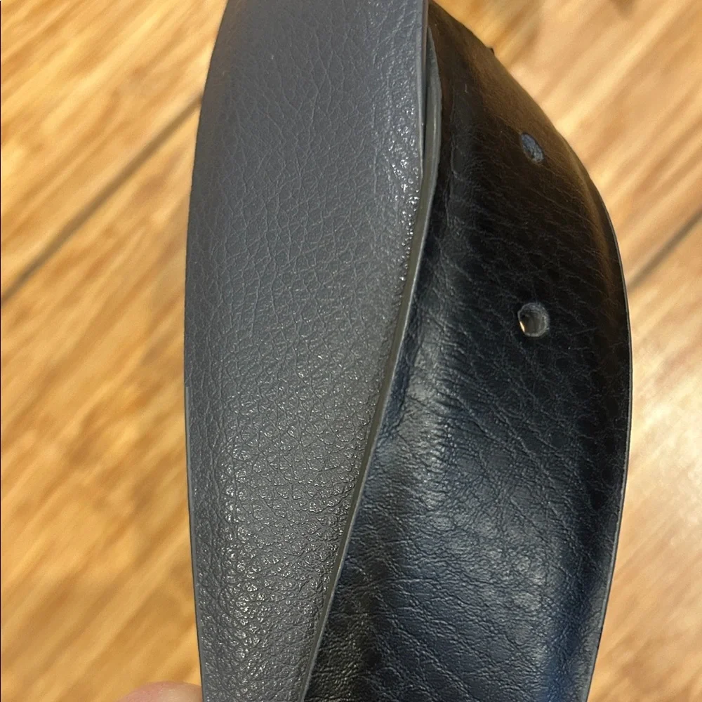 Nike Dark Gray & Black Reversible Leather Belt Gun Metal Buckle Men’s 42 NWOT - Picture 2 of 3